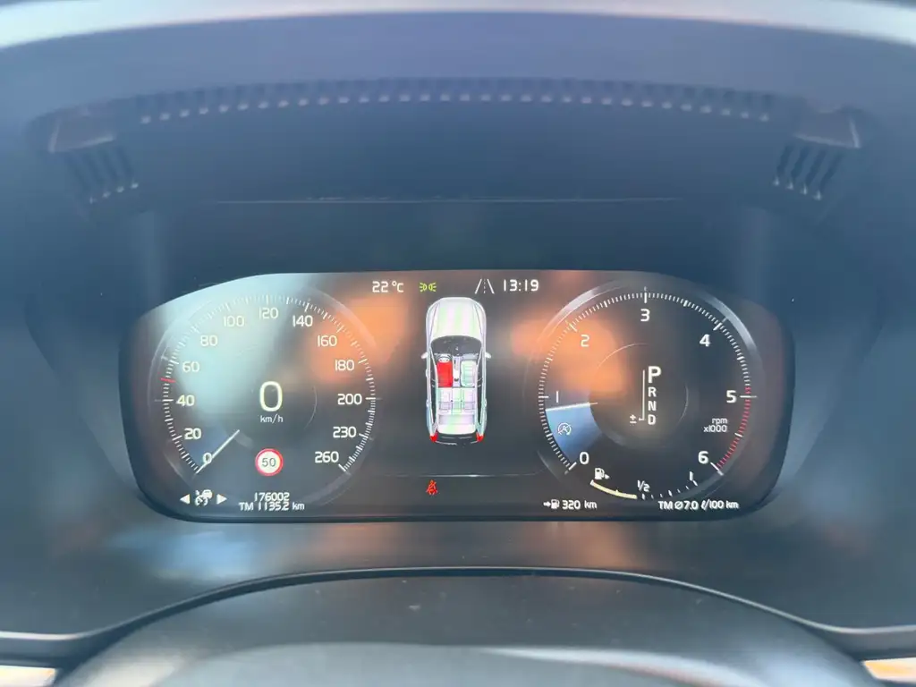 Volvo XC60 Momentum AWD | Nahezu Vollausstattung Bild 17