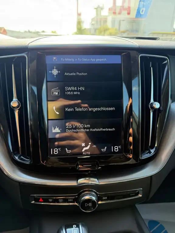 Volvo XC60 Momentum AWD | Nahezu Vollausstattung Bild 18