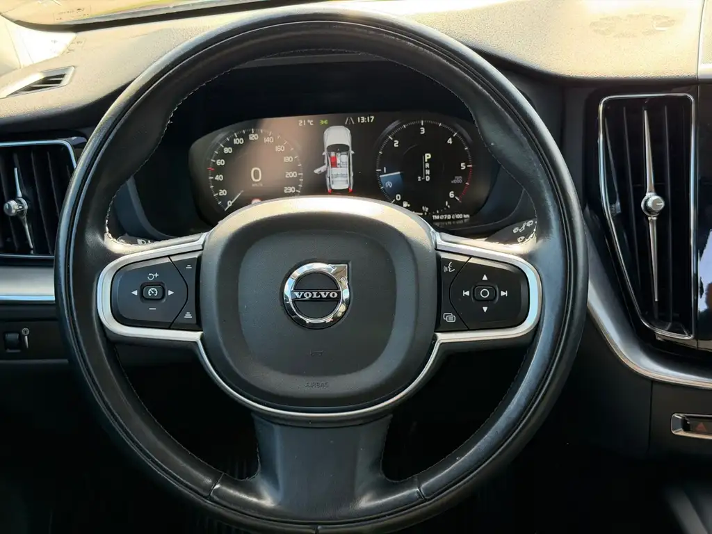 Volvo XC60 Momentum AWD | Nahezu Vollausstattung Bild 14