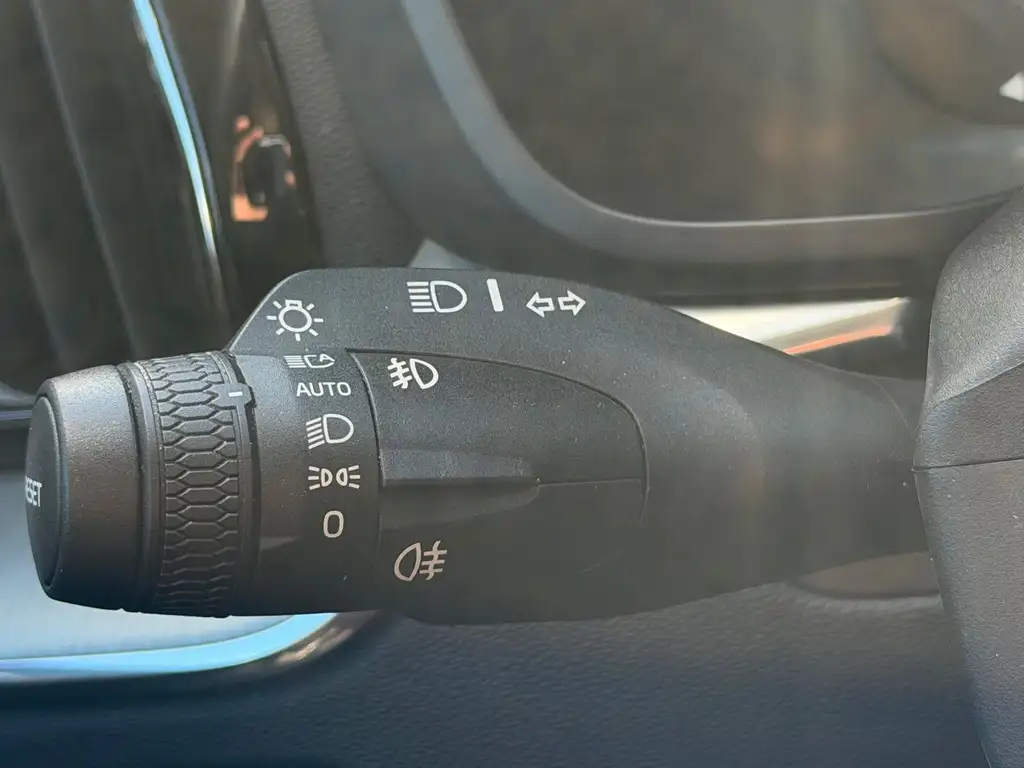 Volvo XC60 Momentum AWD | Nahezu Vollausstattung Bild 23