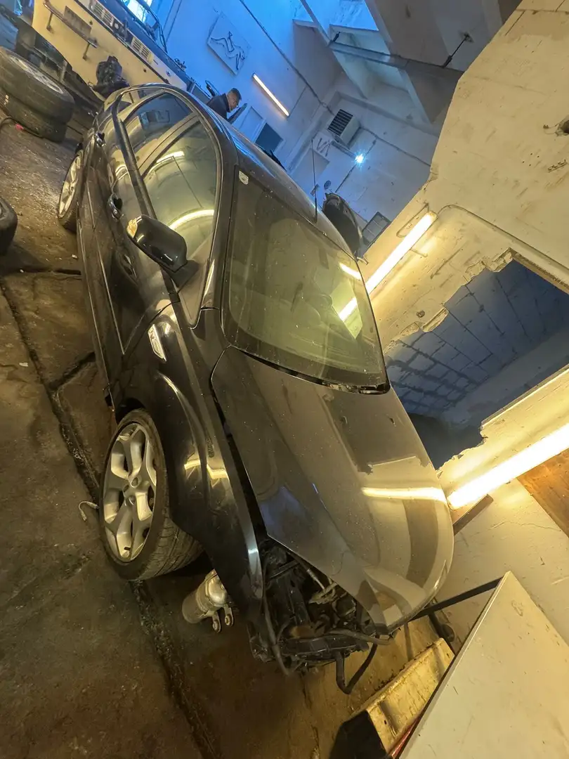 Ford Focus ST 2,5 Benzin ohne Pickerl - 1