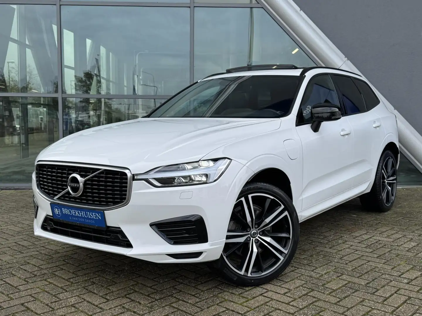 Volvo XC60 2.0 T8 Twin Engine AWD R-Design 392pk Panoramadak Blanco - 1