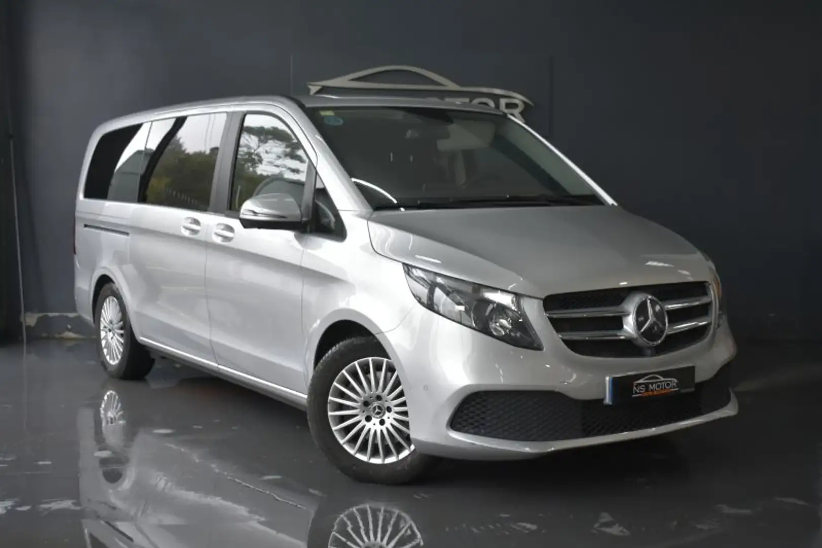 Mercedes-Benz V 220 220d Largo 7G Tronic Gris - 2