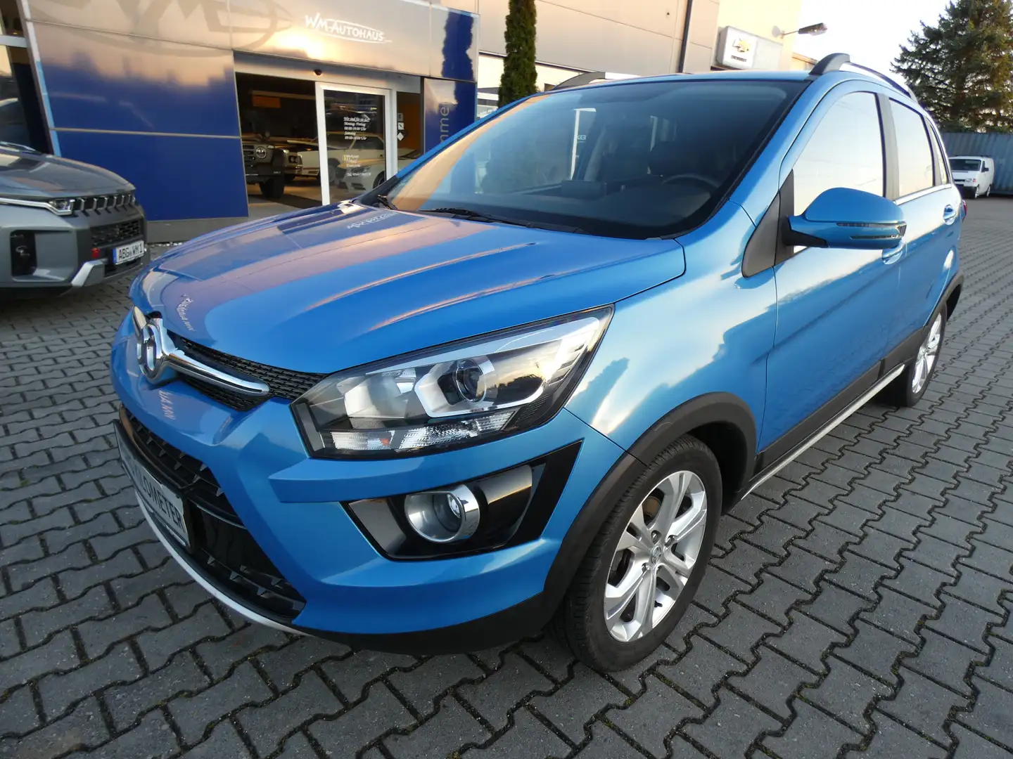 BAIC Senova X25 Comfort 1,5 Klima 16" Alu+15" WR Teilleder TÜV Azul - 1