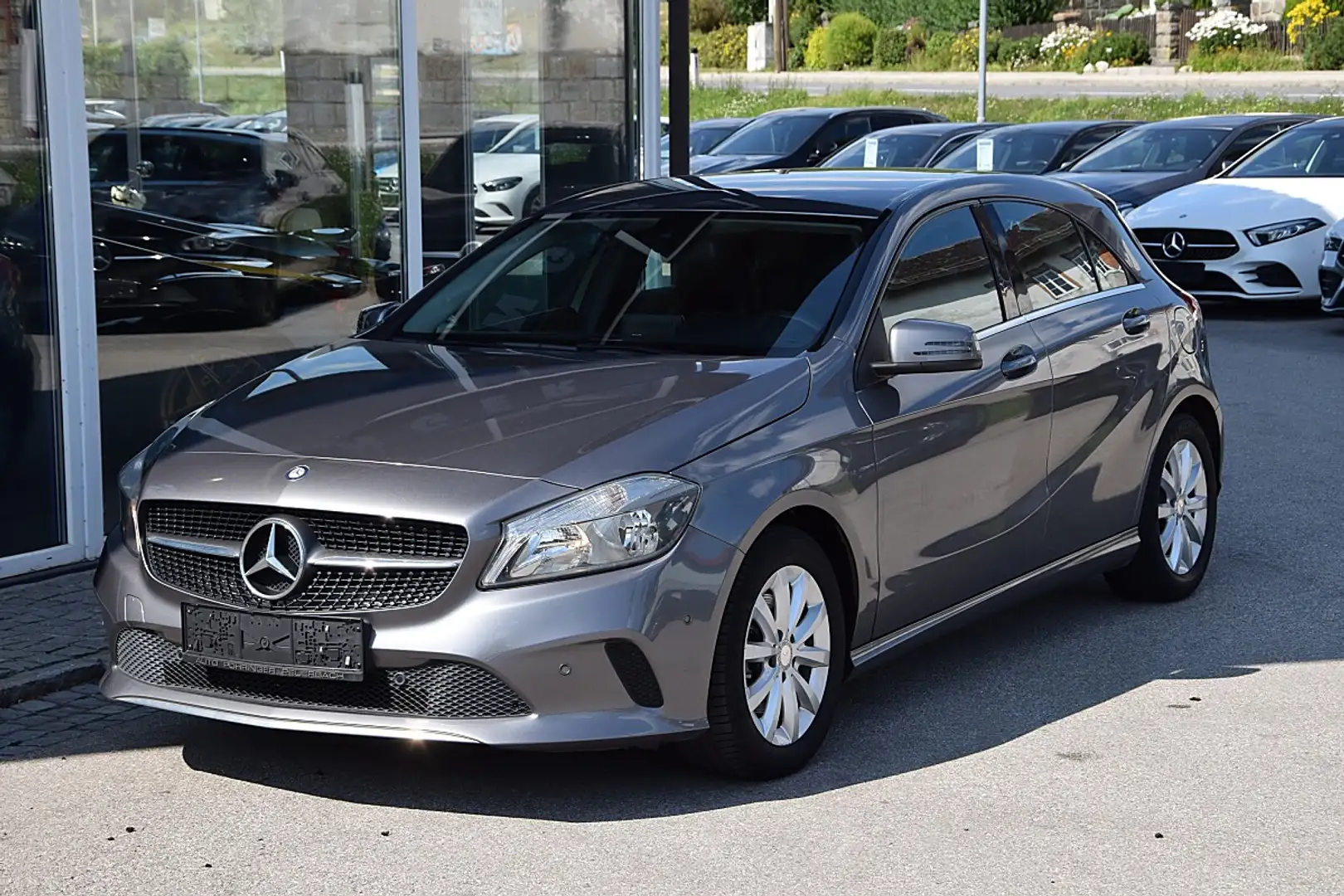 Mercedes-Benz A 160 *Style-Paket* Grau - 2