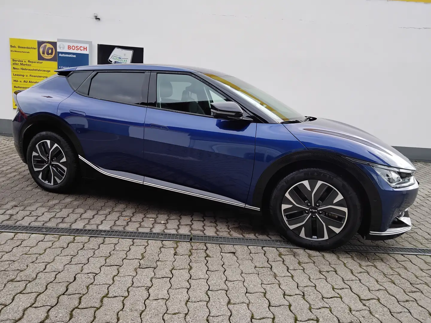 Kia EV6 Basis 4WD Blau - 1