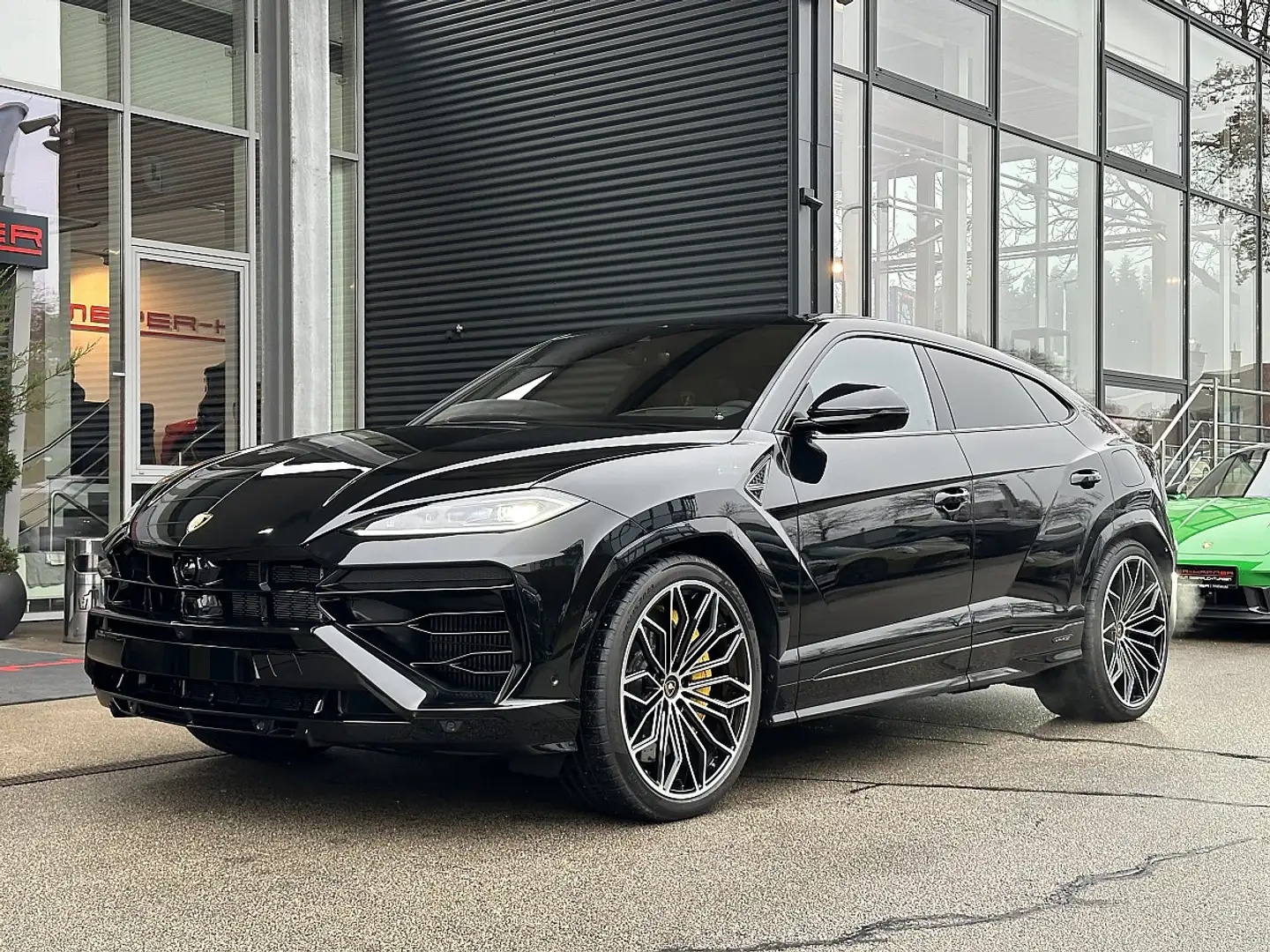 Lamborghini Urus URUS SE Schwarz - 2