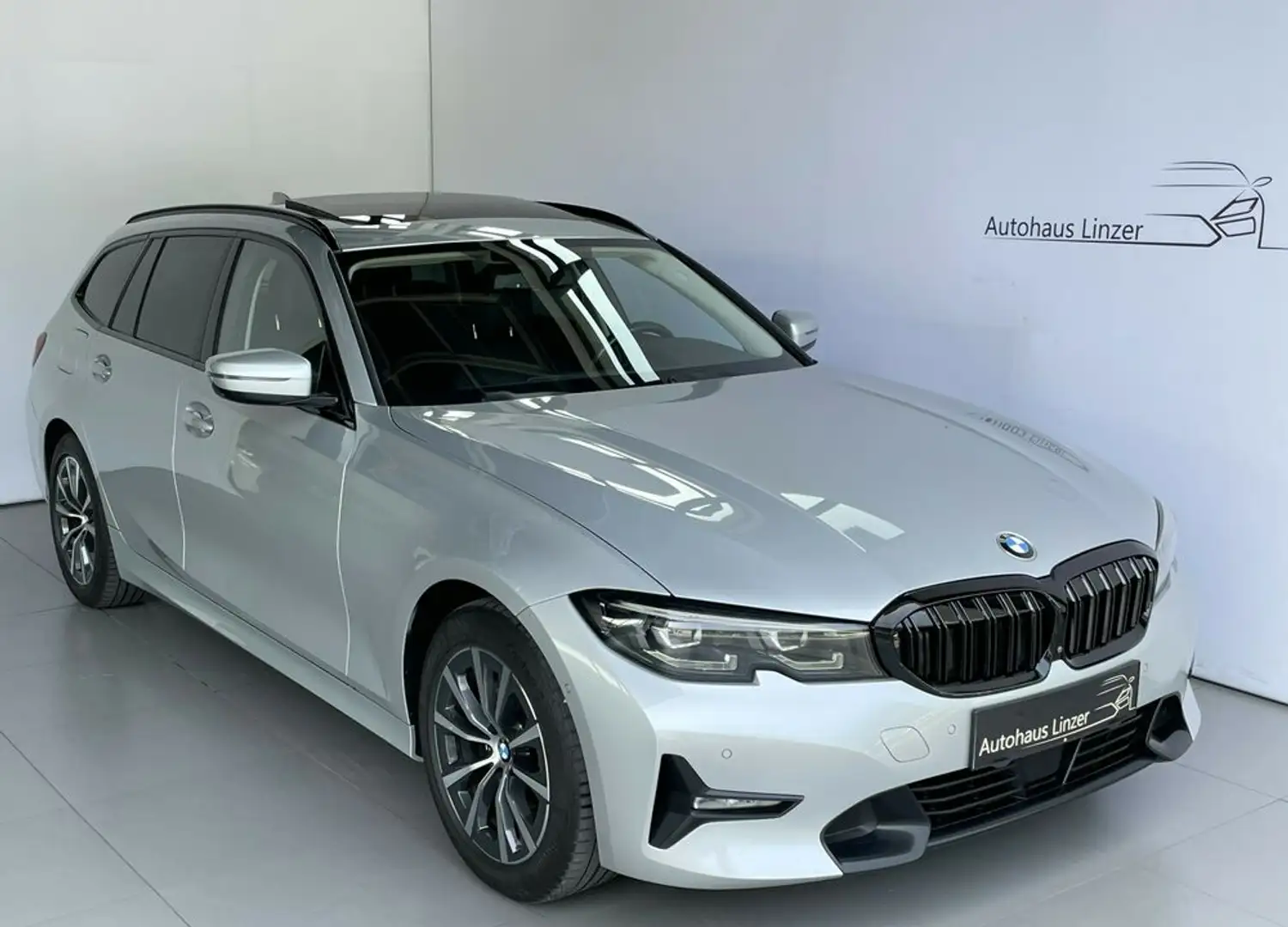 BMW 318 d M-Lenkrad *LED*ACC*360*PANO*Keyless*AHK*HiFi* Silber - 1