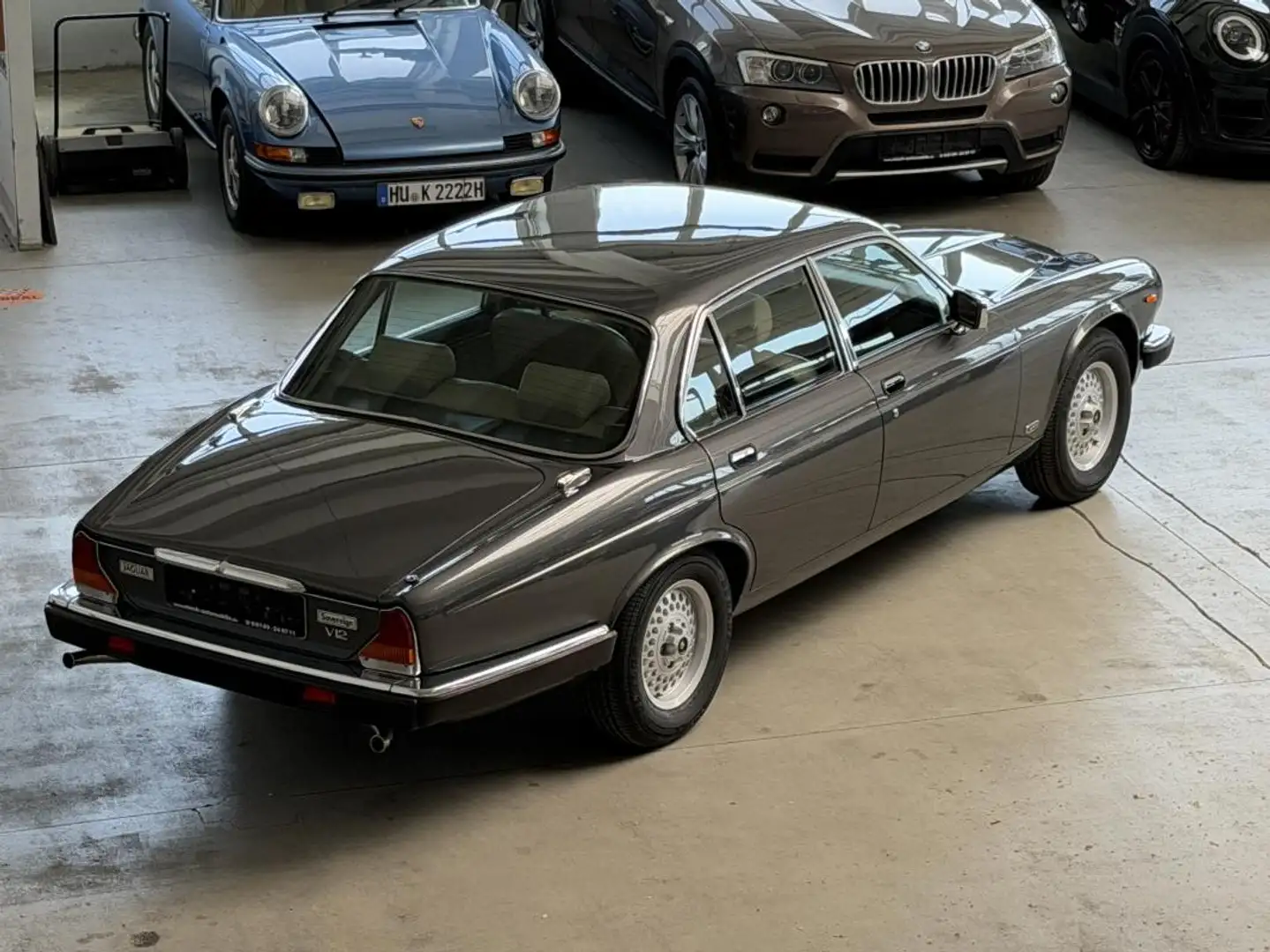 Jaguar XJ12 Grau - 1