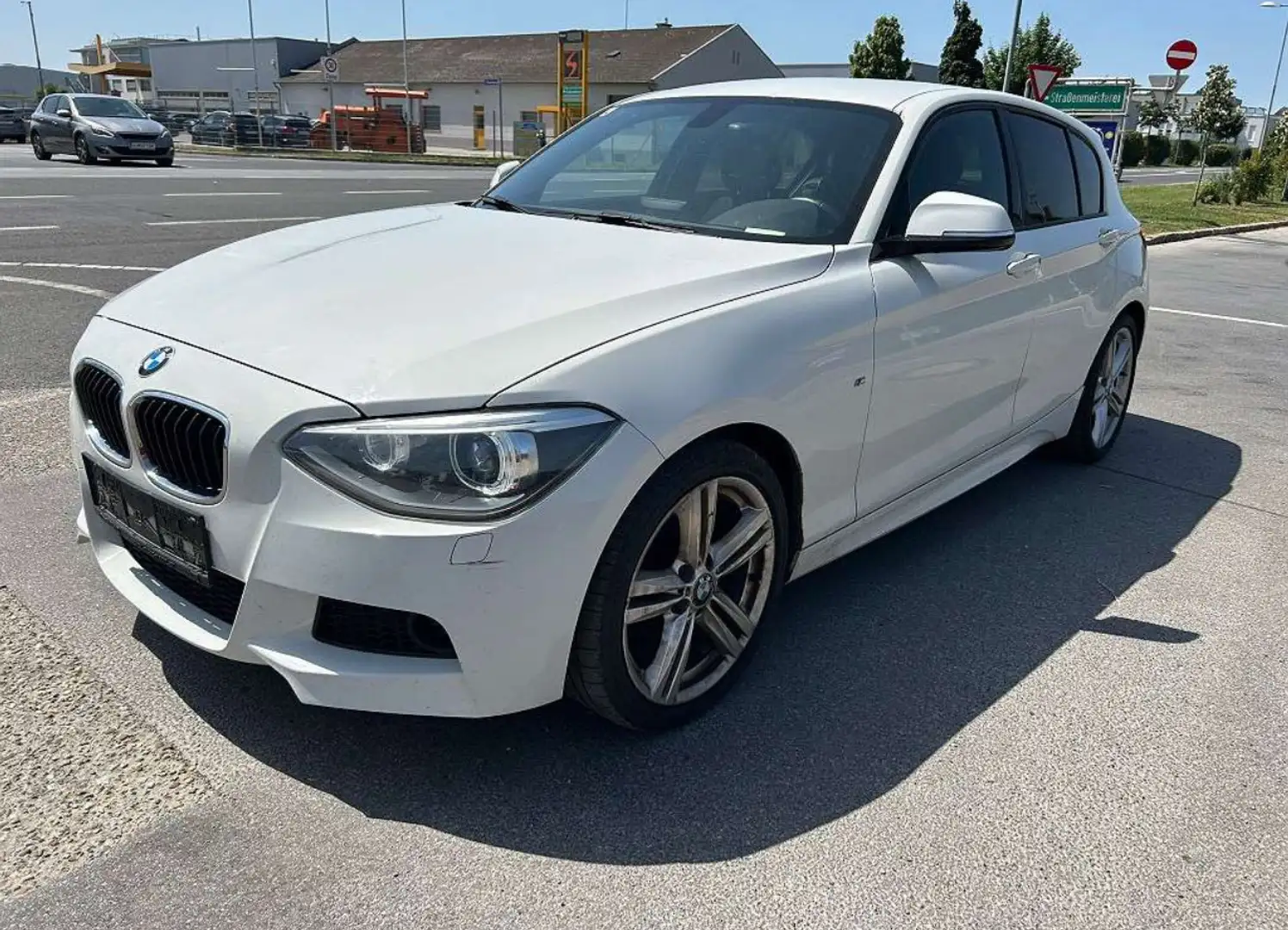 BMW 118 d 1er-Reihe  xDrive Limousine - 2