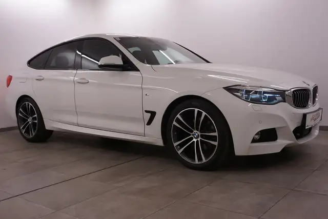 BMW 330 d xDr. M Sport // Panoramadach // Anhängervorr.
