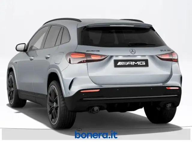 Mercedes-Benz Gla Class view 3