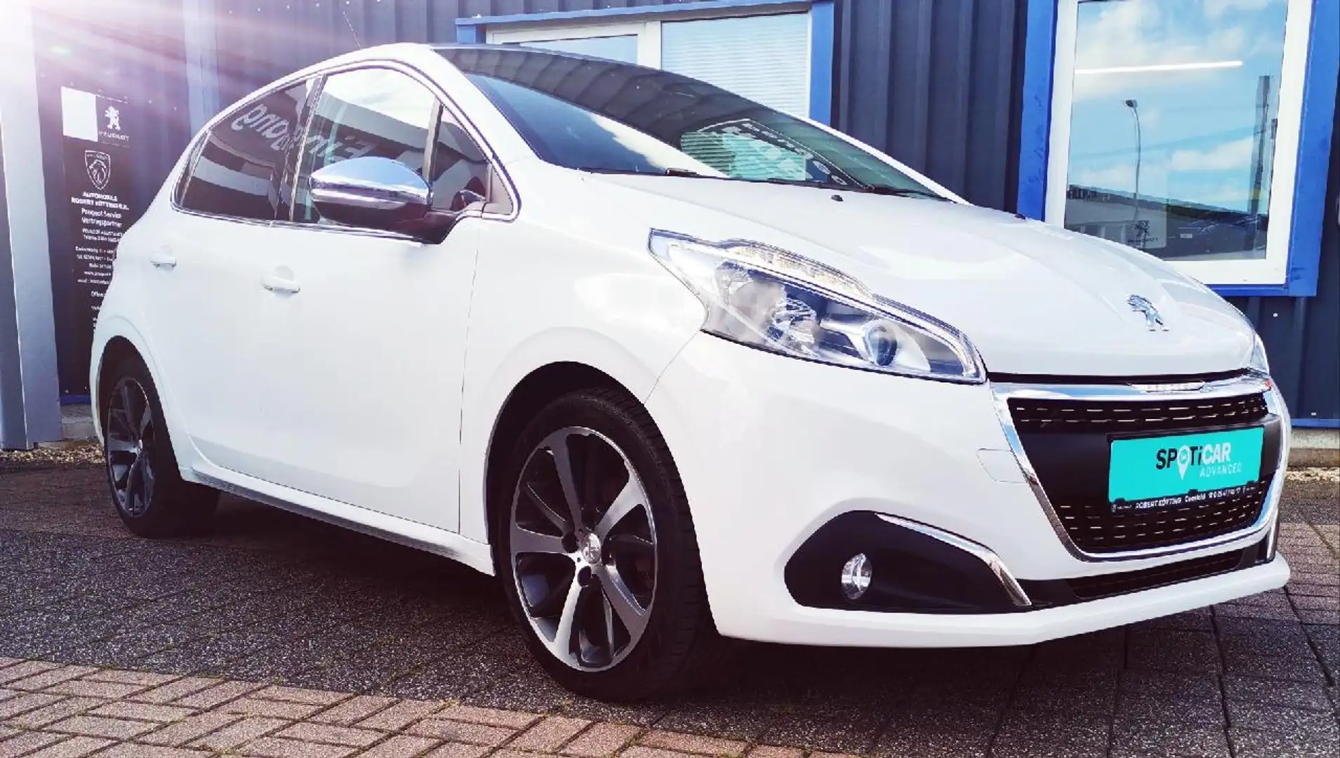 Peugeot 208 Allure + GT-Line Paket, Sitzheizung Weiß - 2