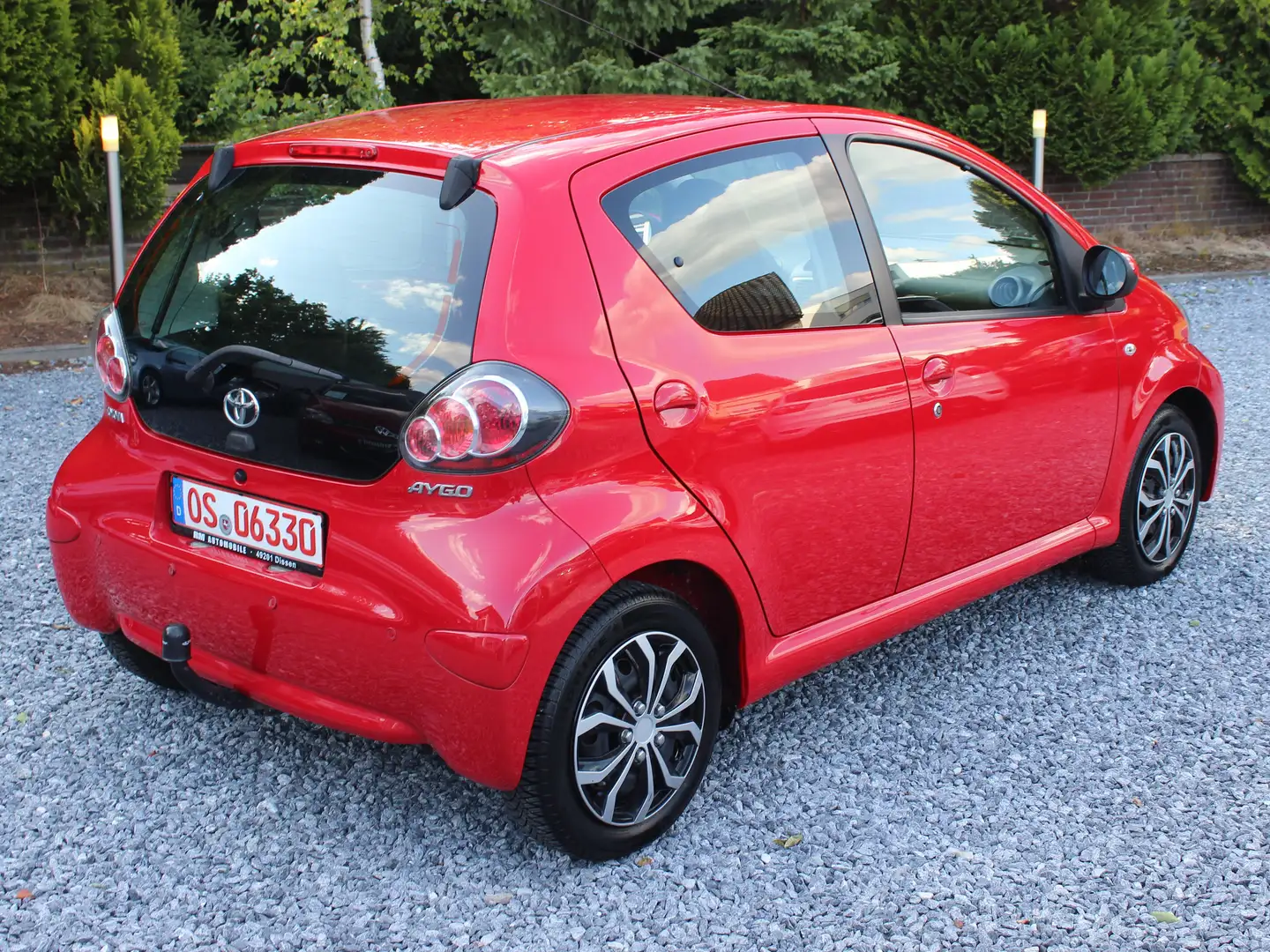 Toyota Aygo Klima*Anhägerkupplung*Navigation*Parkhilfe* Rot - 2
