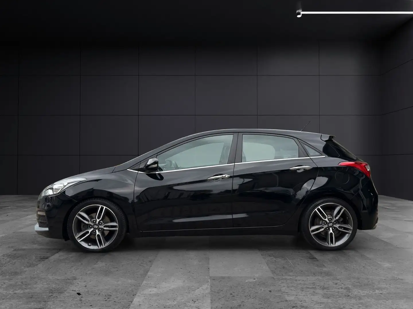 Hyundai i30 1.6 Turbo GDI*KLima*PDC*Scheckheft*L.Heizung Negro - 2