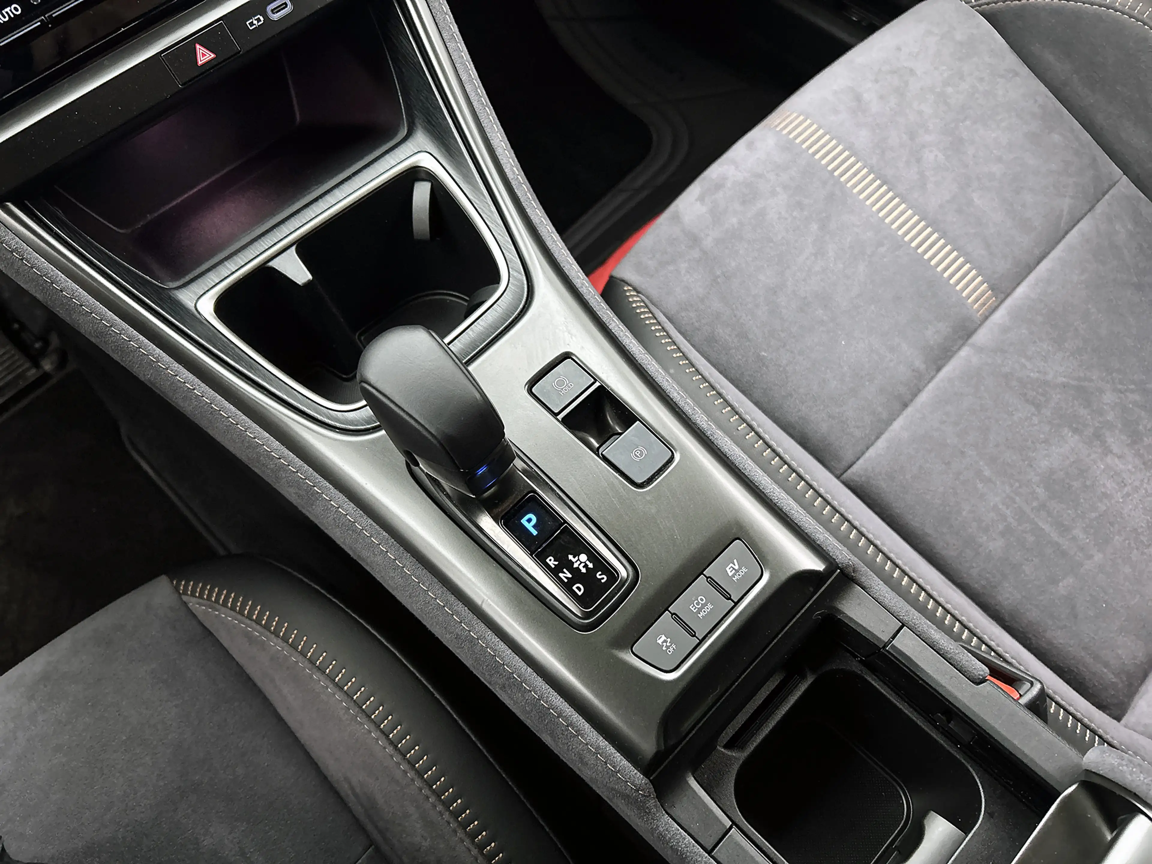 Lexus LBX Cool 2WD | Apple CarPlay / Android Auto (Navigatie — photo 11