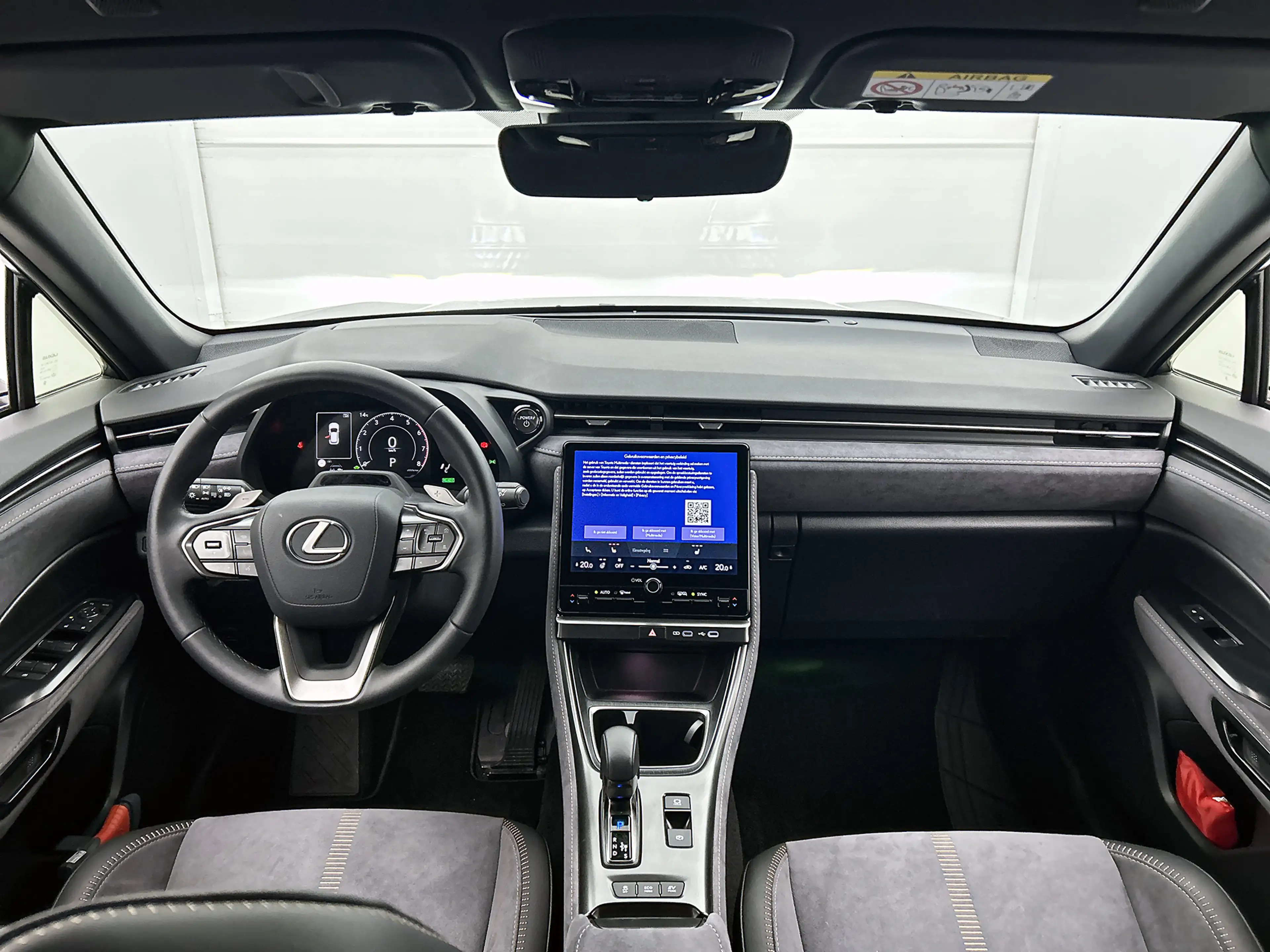 Lexus LBX Cool 2WD | Apple CarPlay / Android Auto (Navigatie — photo 4