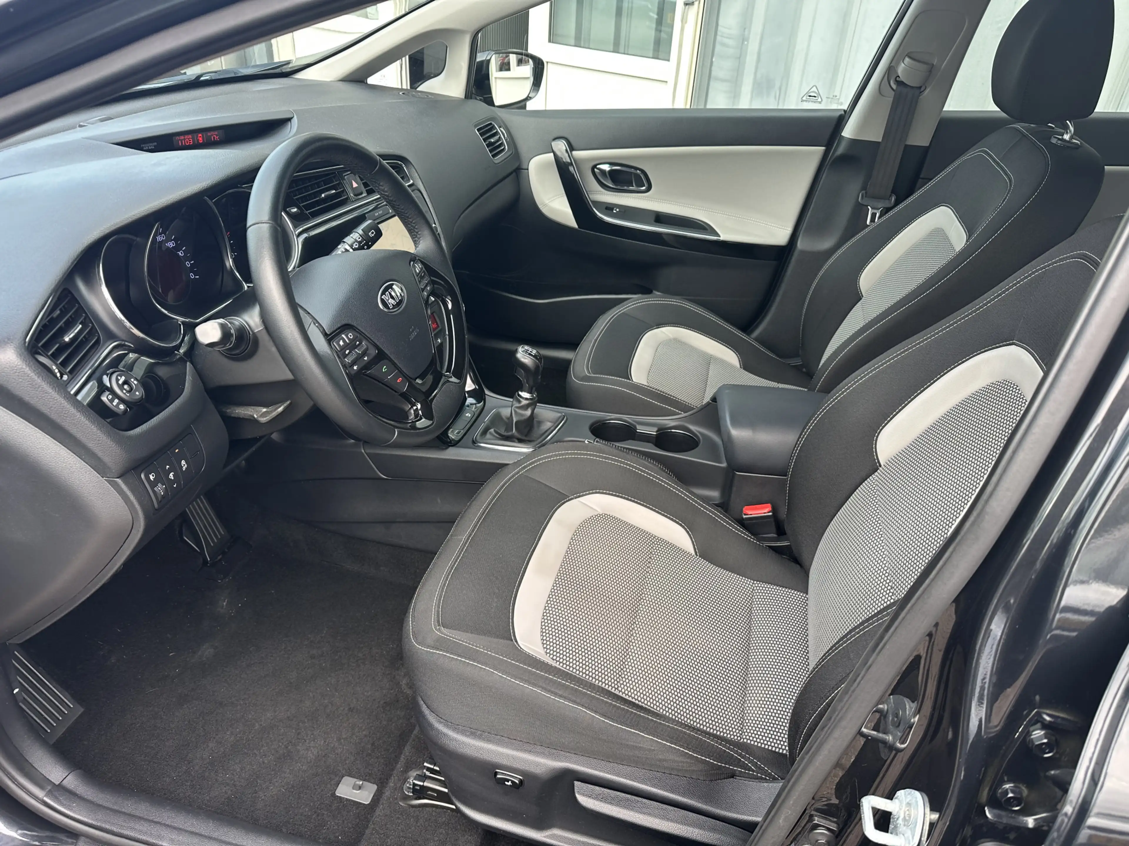 Kia Ceed SW / cee'd SW Sportswagon 1.6 GDI DynamicLine — photo 4