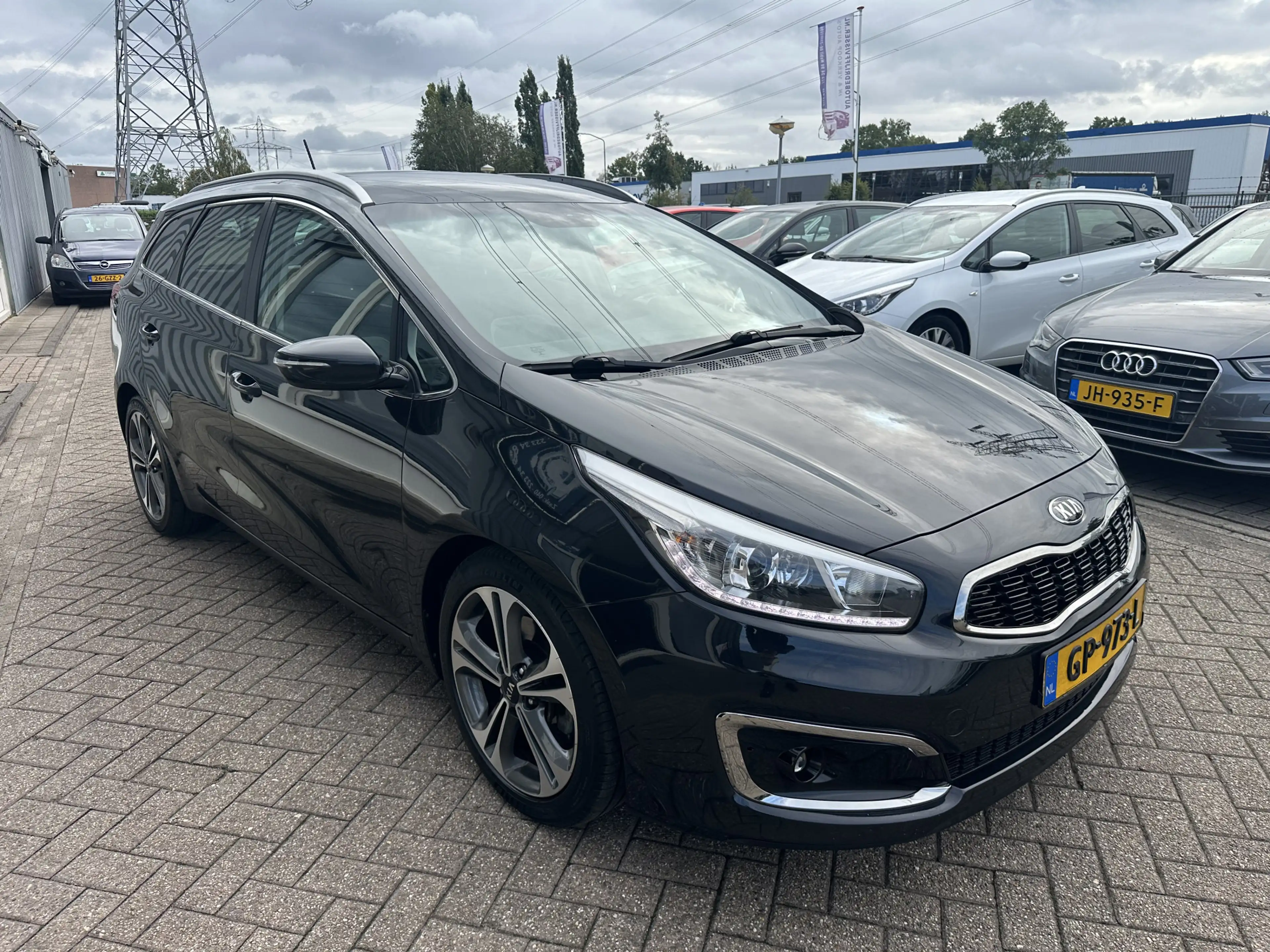 Kia Ceed SW / cee'd SW Sportswagon 1.6 GDI DynamicLine — photo 3