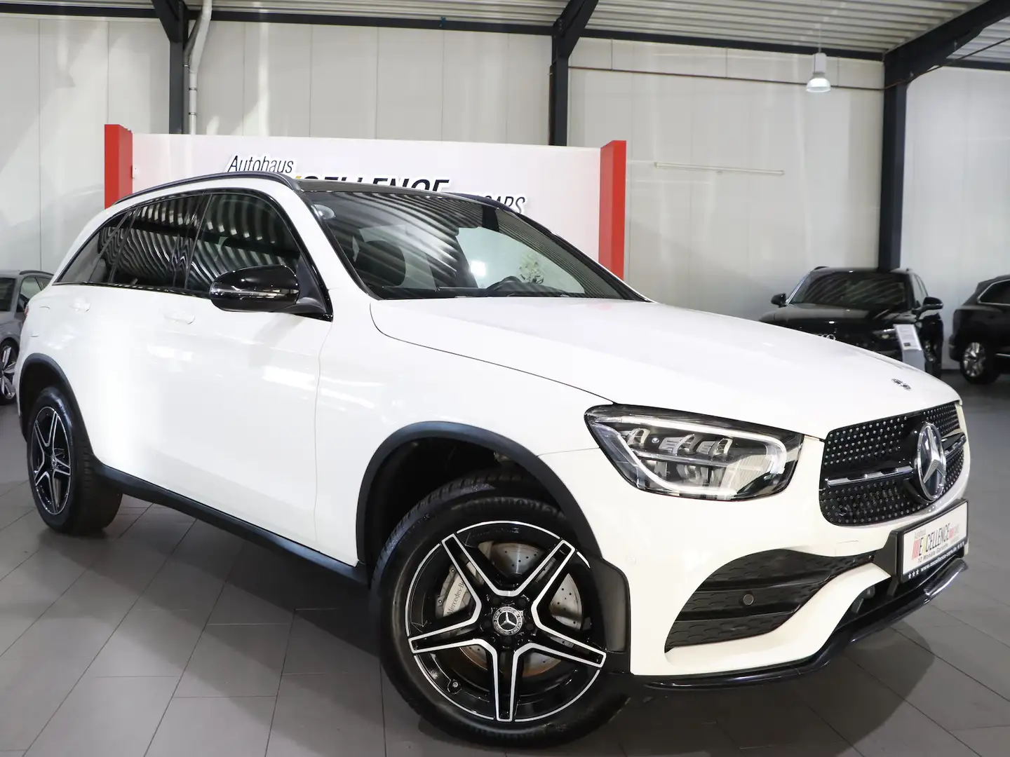 Mercedes-Benz GLC 300 de 4M AMG-LINE SPORT WHITE / PANORAMA / Weiß - 2