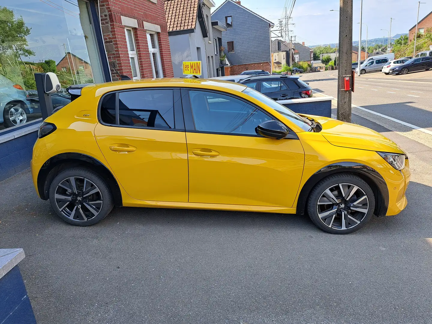 Peugeot 208 1.2i PureTech GT Jaune - 1
