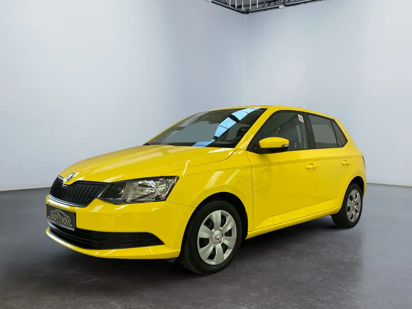 Skoda Fabia Cool Edition 1.0 MPI Isofix DAB Radio SHZ Amarillo - 2