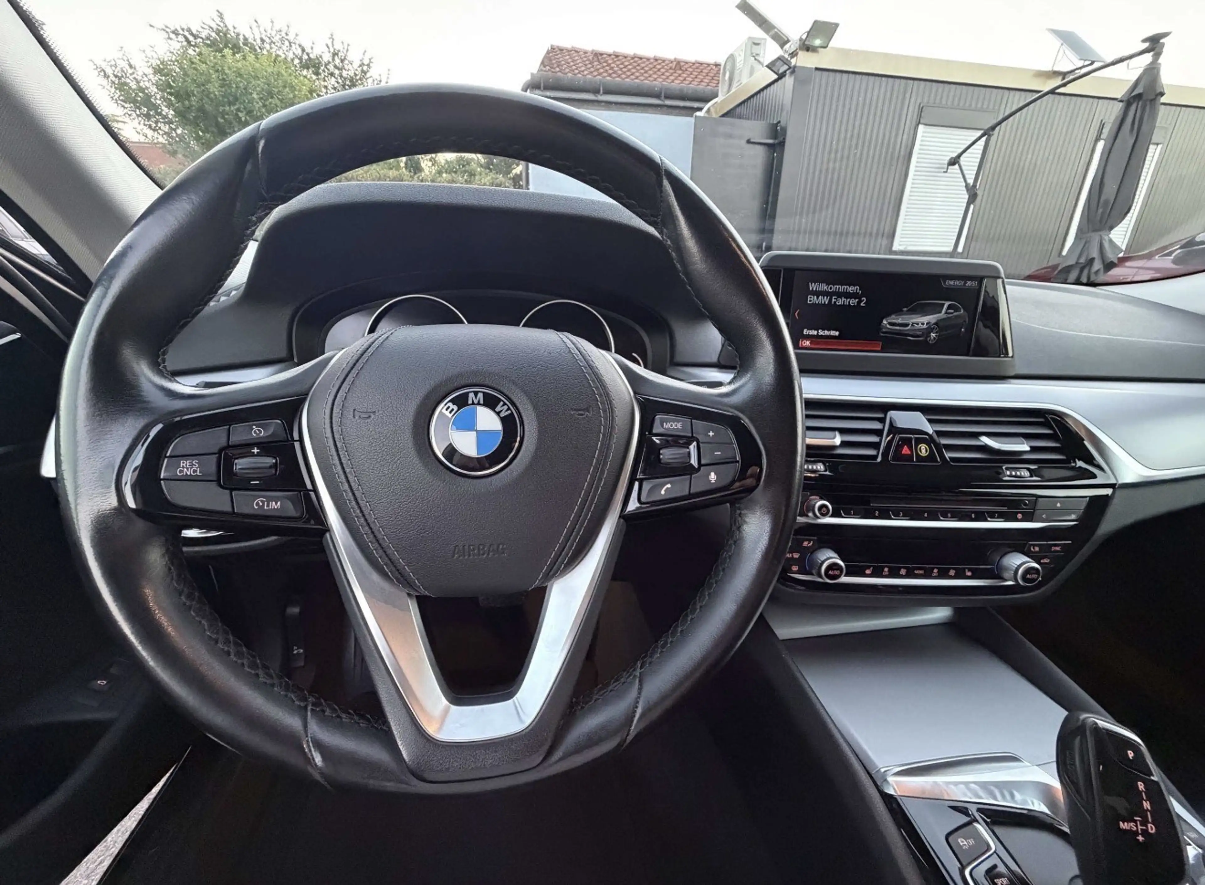 BMW 520 520 d xDrive — photo 15
