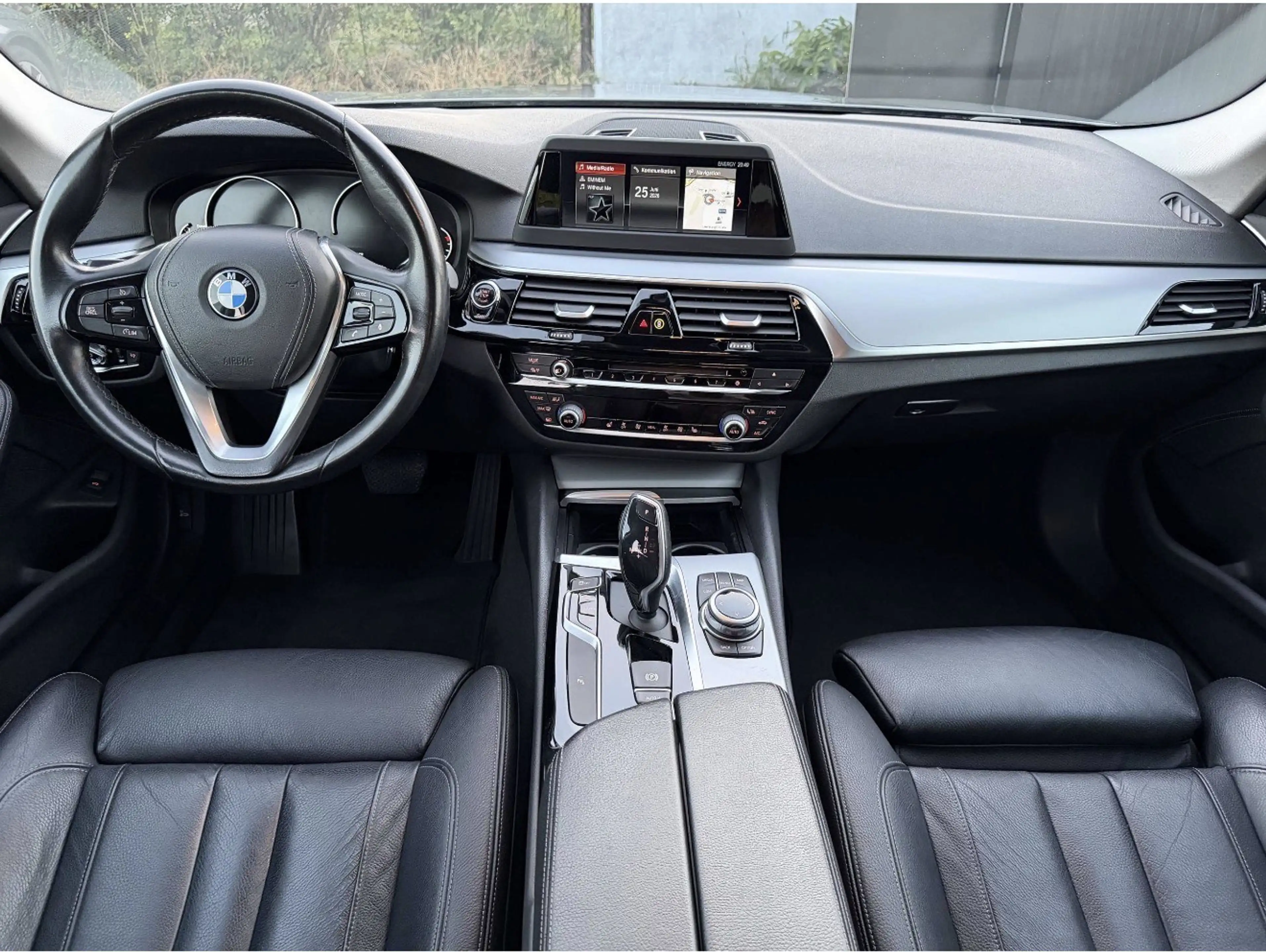 BMW 520 520 d xDrive — photo 11