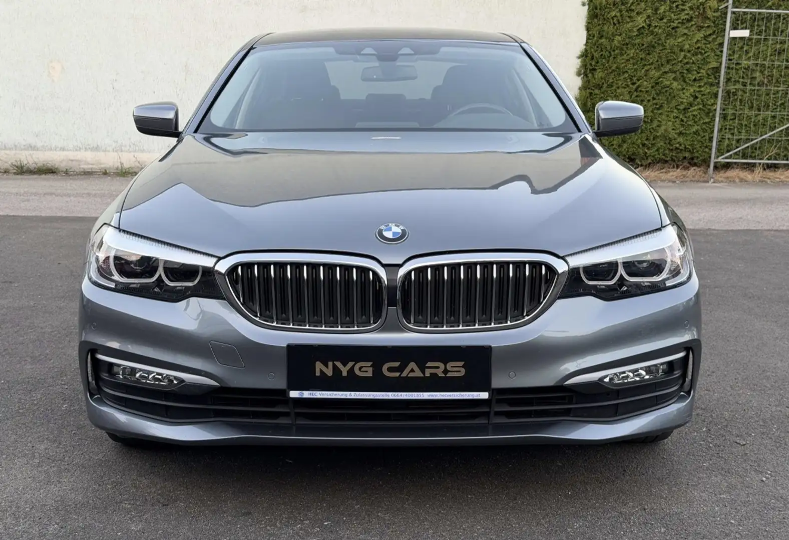 BMW 520 520 d xDrive Grau - 1