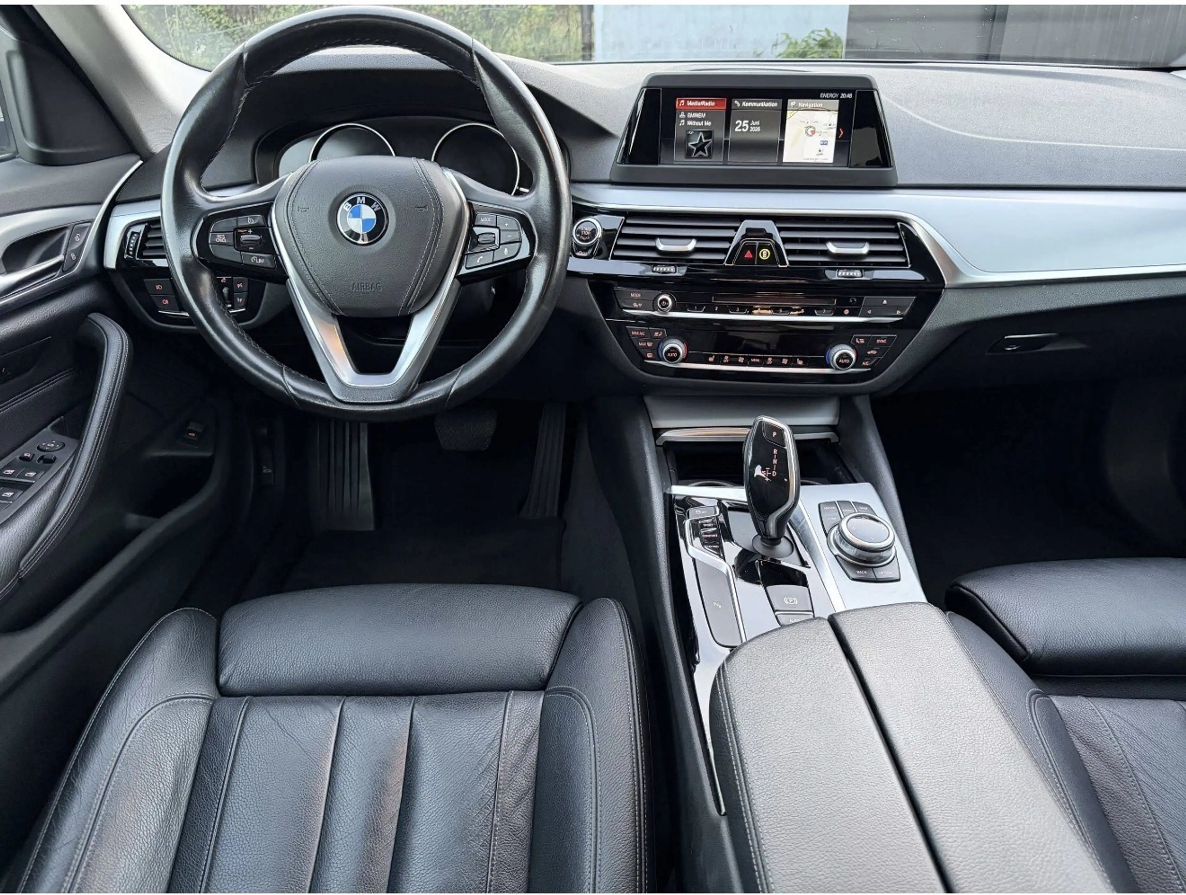 BMW 520 520 d xDrive — photo 10