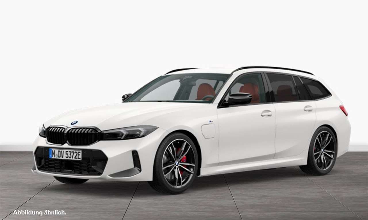 BMW 330 2023