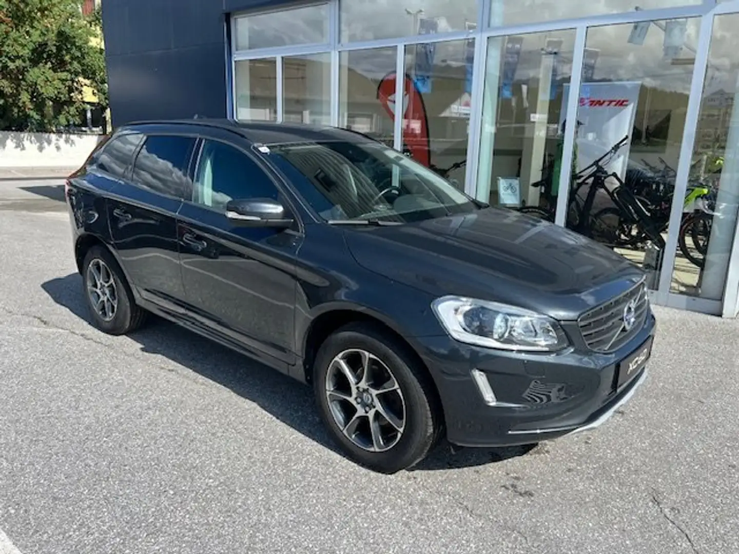 Volvo XC60 D3 Kinetic Geartronic Diesel Automatik *142.500km* Gris - 1