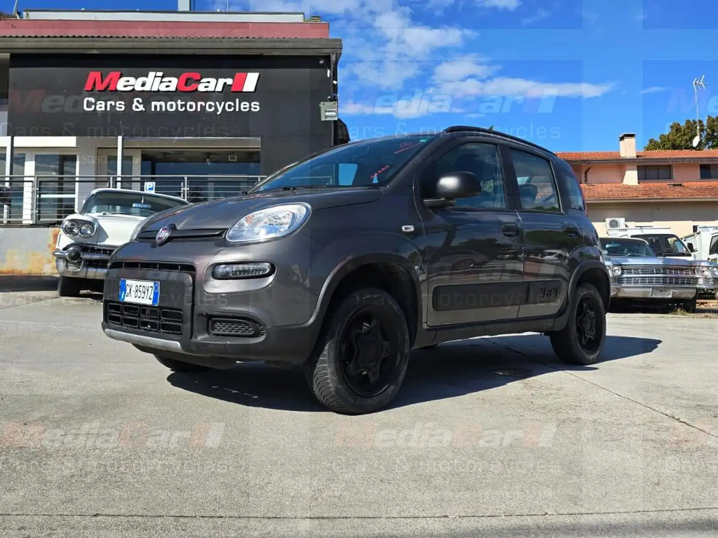 Fiat Panda 4x4 wild, gomme 4 stagioni nuove Grau - 1