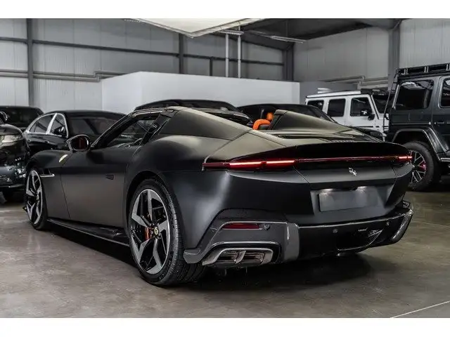 Ferrari 12cilindri view 15