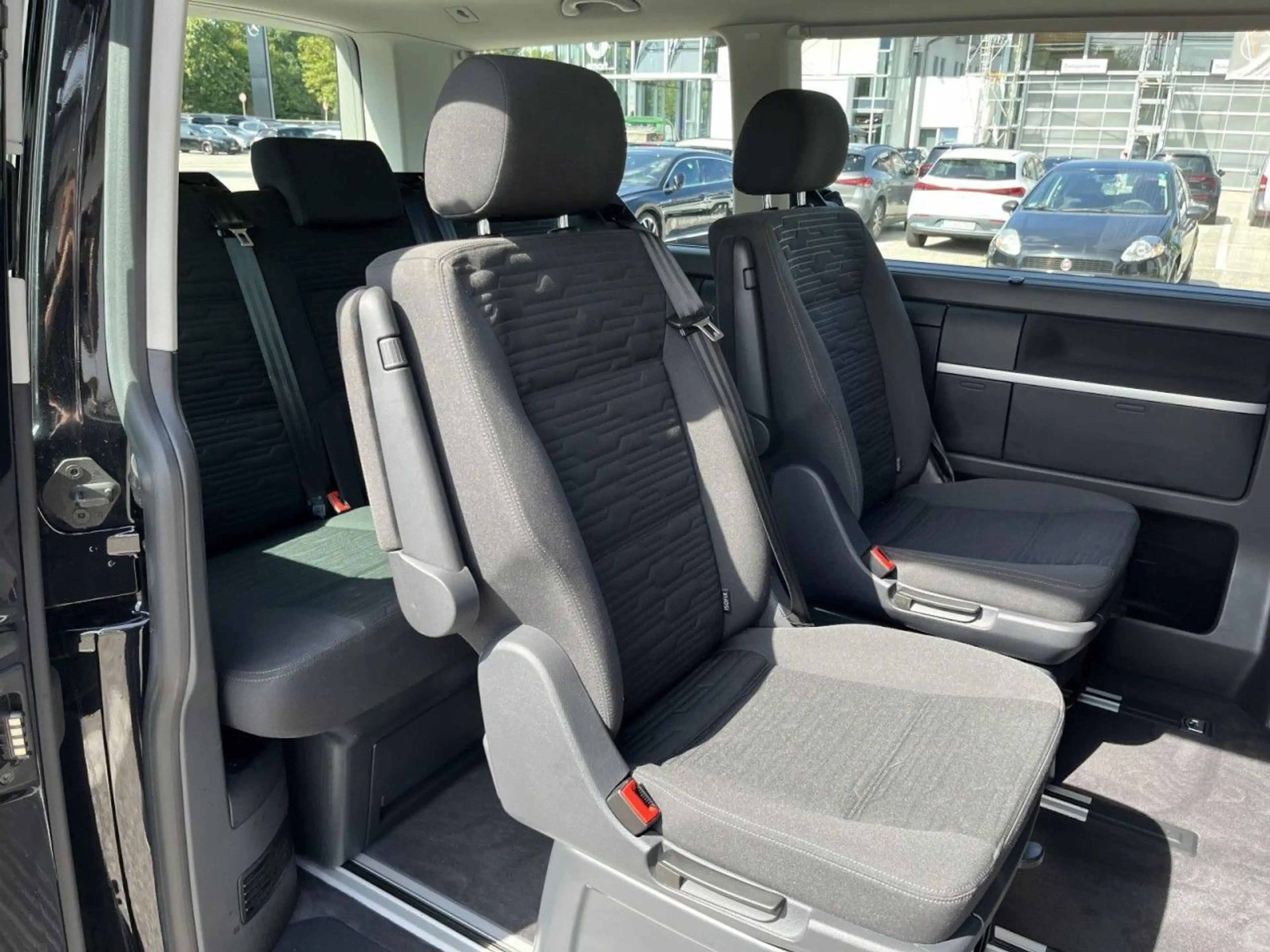 Volkswagen T6.1 Multivan Comfortline 2,0 TDI DSG (Standh.+N — photo 11