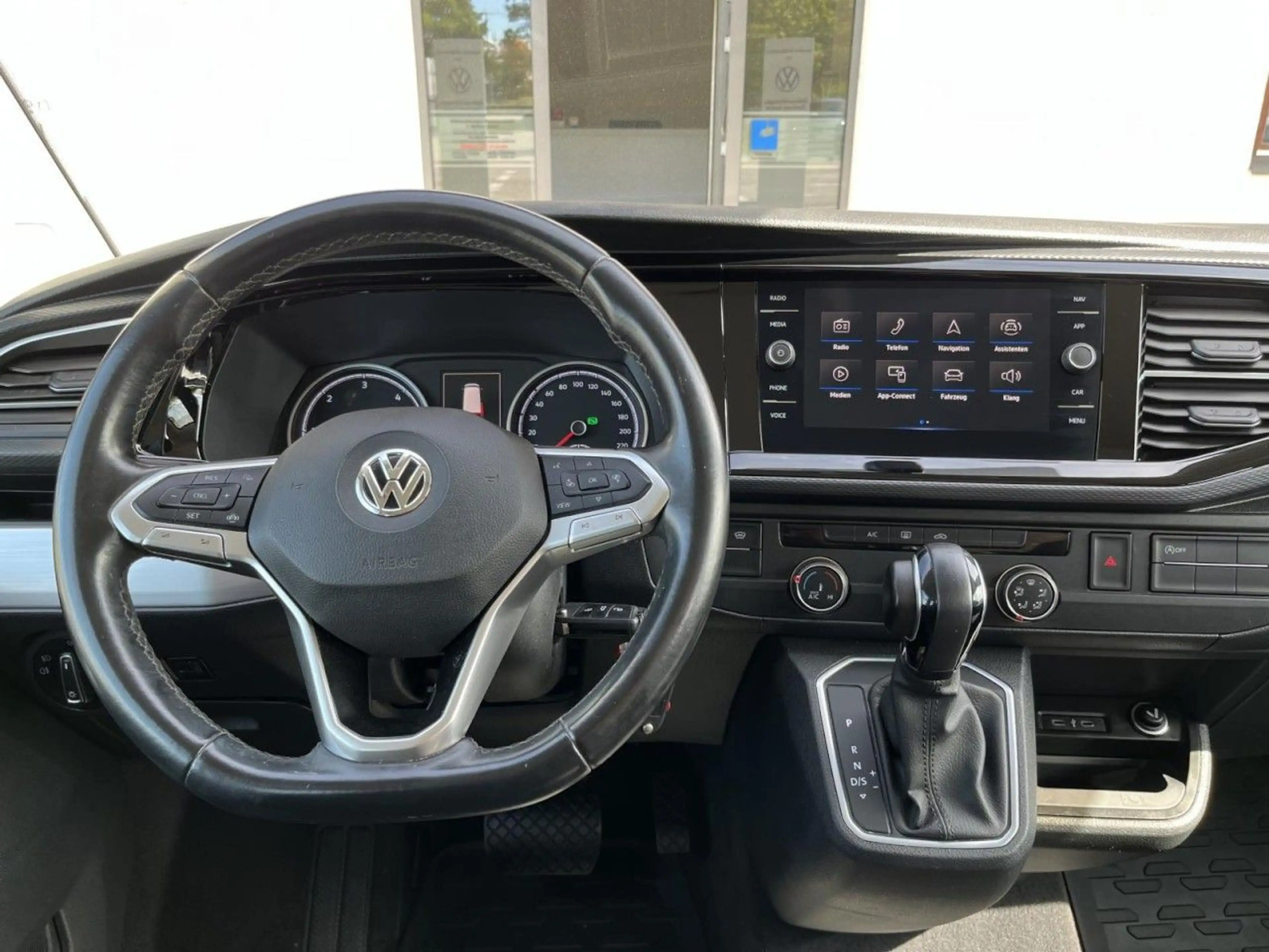 Volkswagen T6.1 Multivan Comfortline 2,0 TDI DSG (Standh.+N — photo 14
