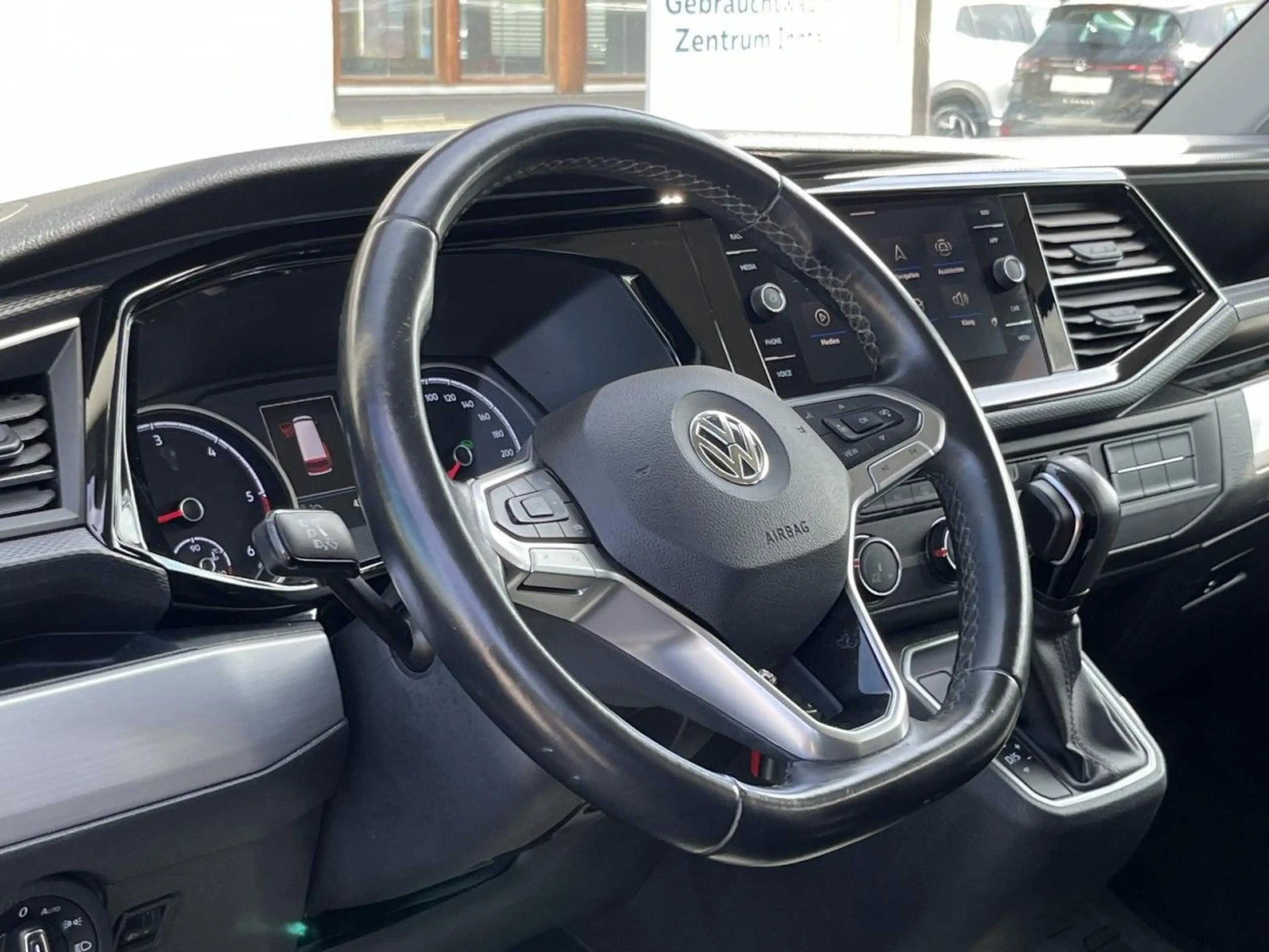 Volkswagen T6.1 Multivan Comfortline 2,0 TDI DSG (Standh.+N — photo 12