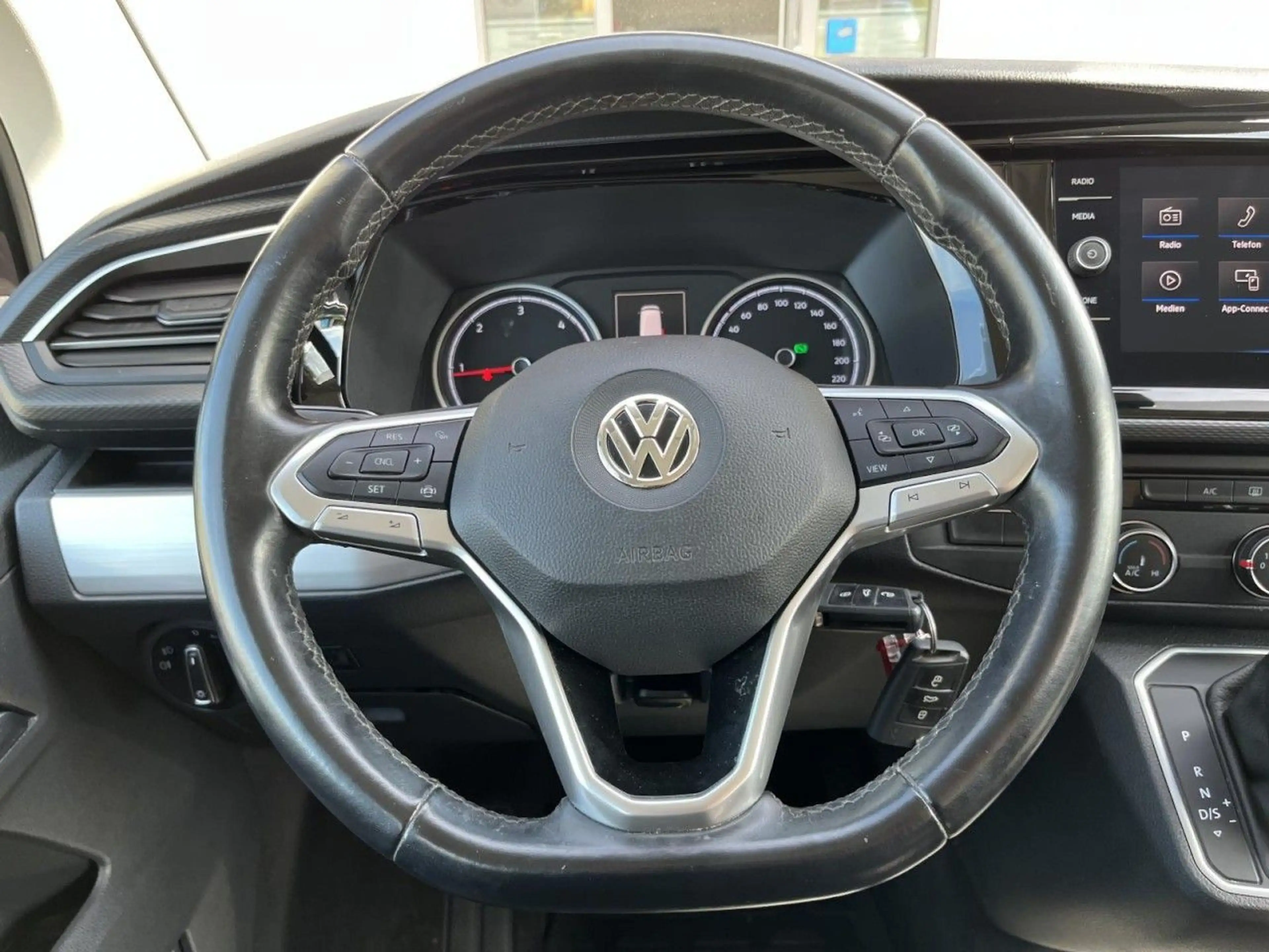 Volkswagen T6.1 Multivan Comfortline 2,0 TDI DSG (Standh.+N — photo 15