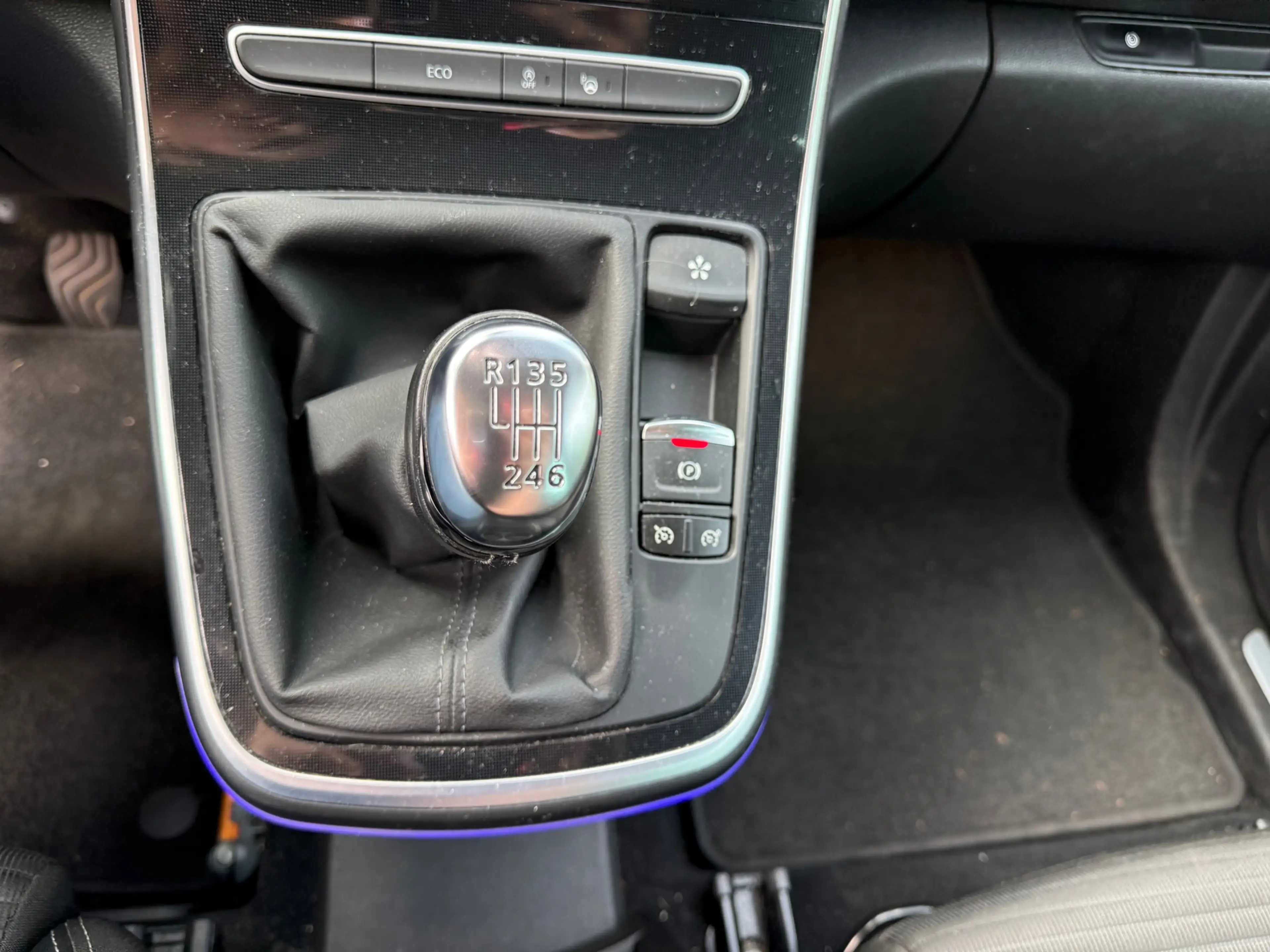 Renault Grand Scenic 1.2 TCe Bose / Bluetooth / Camera / Parkeersensore — photo 15