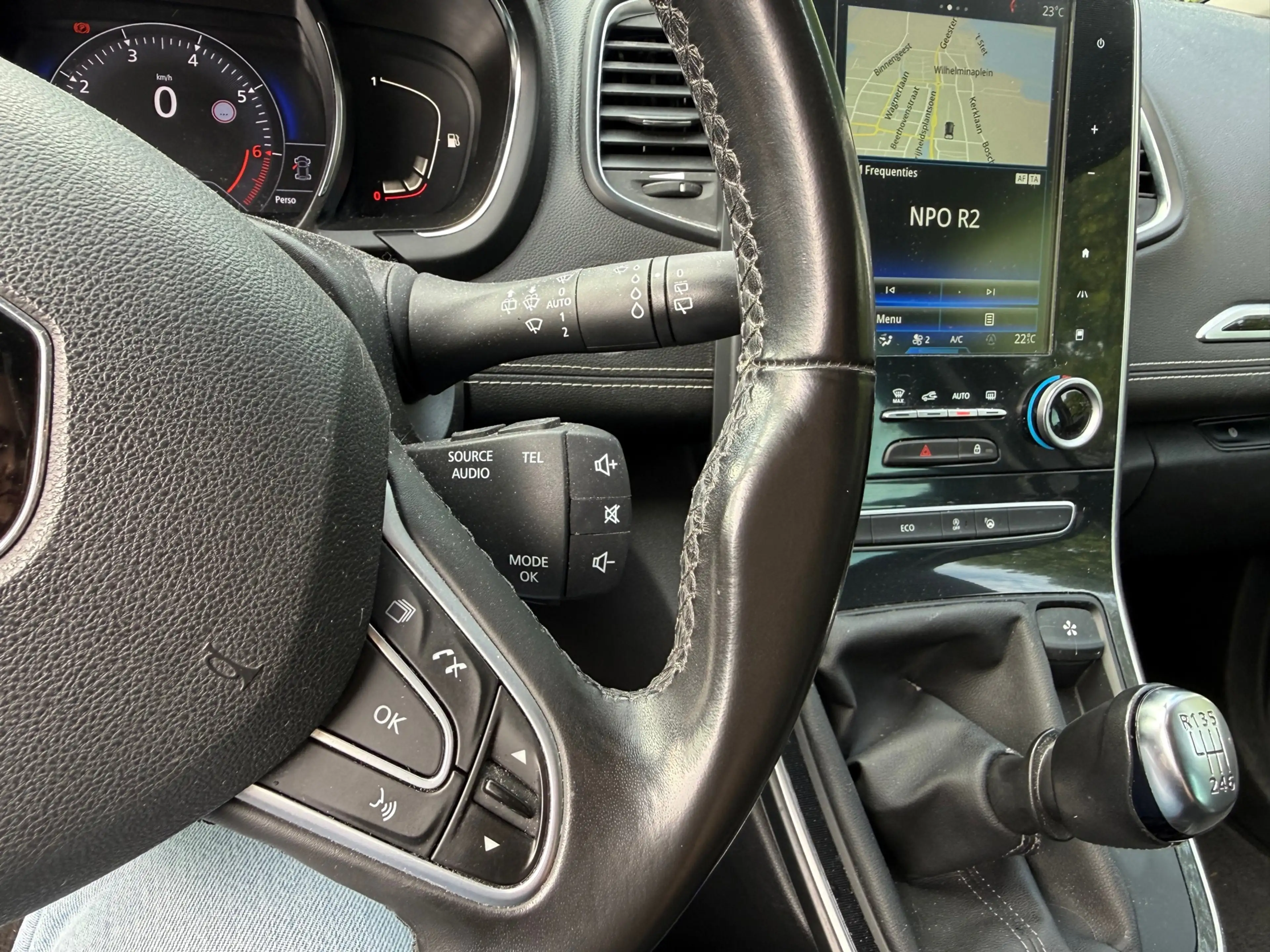 Renault Grand Scenic 1.2 TCe Bose / Bluetooth / Camera / Parkeersensore — photo 22
