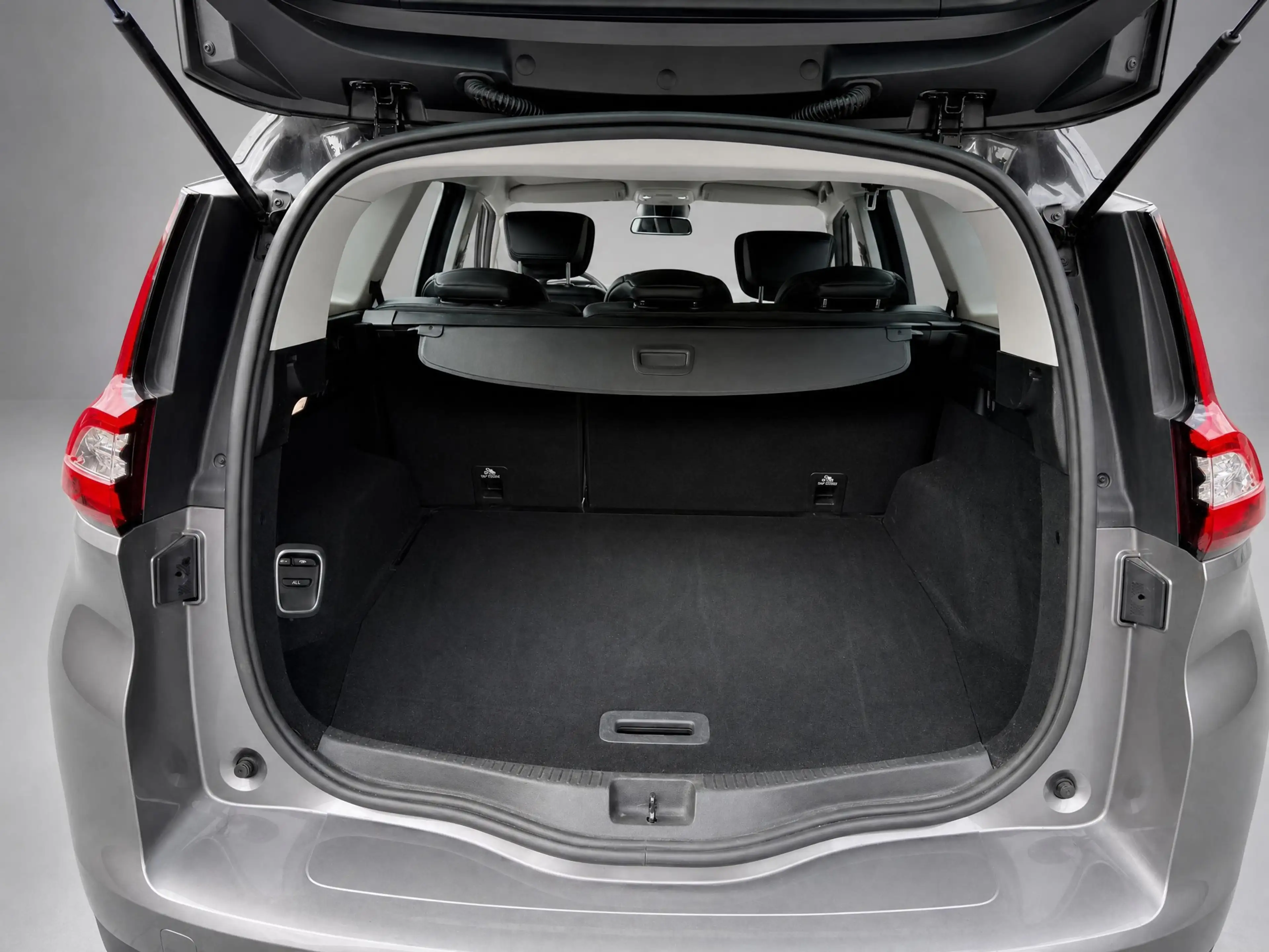 Renault Grand Scenic 1.2 TCe Bose / Bluetooth / Camera / Parkeersensore — photo 9