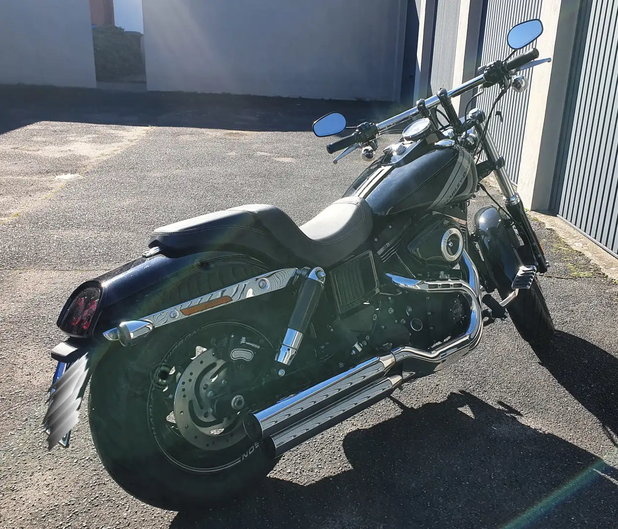 Harley-Davidson Fat Bob Czarny - 2