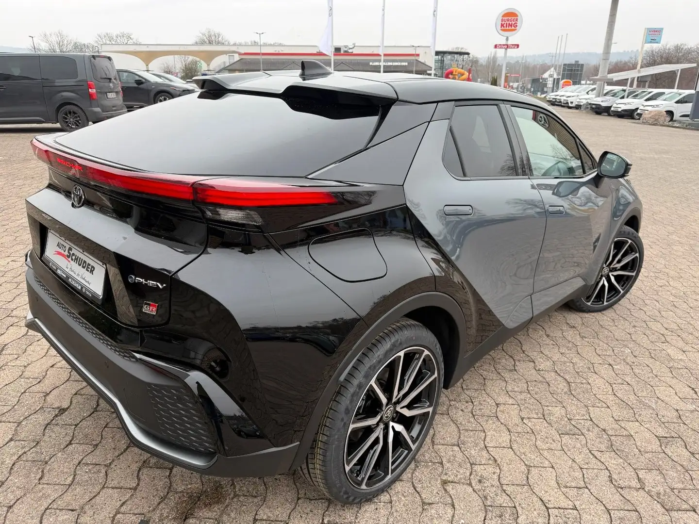 Toyota C-HR PHEV GR Sport **MATRIX** Grau - 2