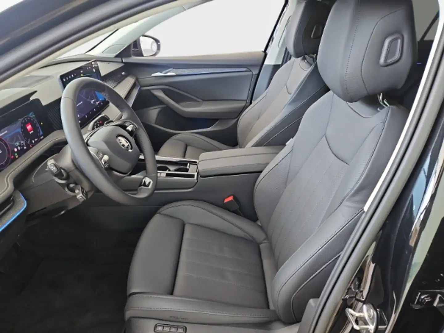 Skoda Superb Combi 2.0 TDI 110kW Selec.Navi AHK Matrix Schwarz - 2