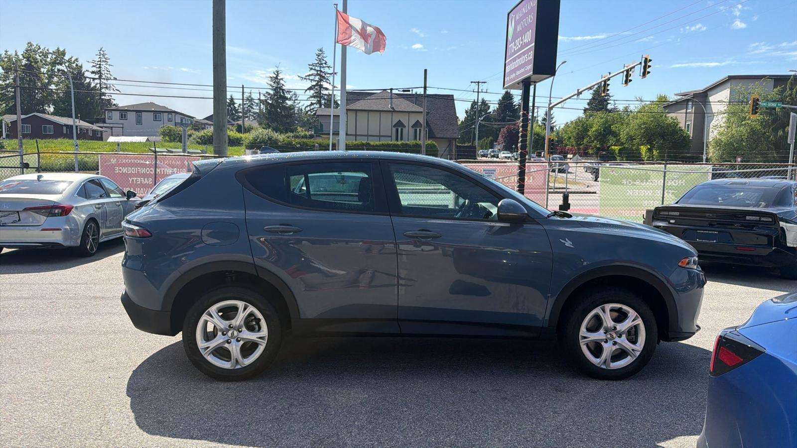 2023 Dodge Hornet — view 3