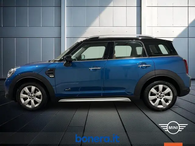 MINI Countryman view 9