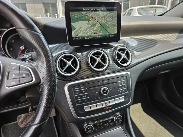 Mercedes-Benz Gla view 13