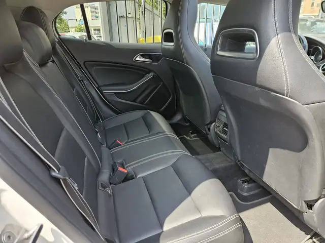 Mercedes-Benz Gla view 16