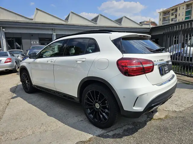 Mercedes-Benz Gla view 5