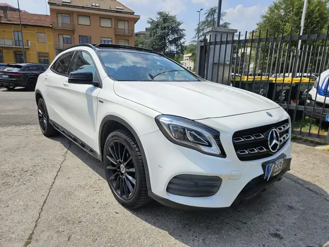 Mercedes-Benz Gla view 3